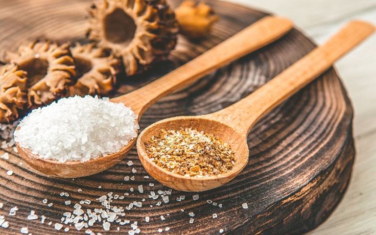 Cách trị bệnh viêm tai giữa bằng muối