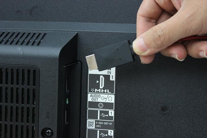 Cách truyền hình ảnh từ điện thoại sang Tivi qua cổng HDMI