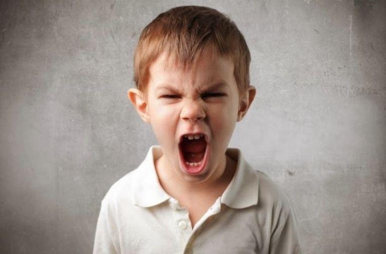 Lắng nghe cảm xúc của trẻ