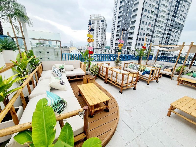 cafe nằm trên tầng 7 của Santorin hotel