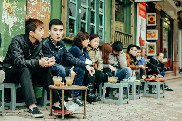 Hà Nội chẳng thiếu hàng quán đường phố, phổ biến đến mức nó dường như đã trở thành một nét đẹp văn hóa của người dân thủ đô.