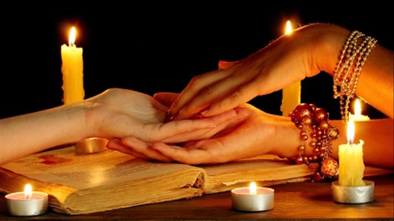 Những người này thường có lộc soi, lộc bói lộc gọi hồn, chữa bệnh... có những trường hợp khi chưa ra đồng nhưng đã được ăn lộc (gọi là đồng nổi)