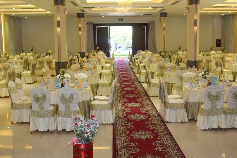 Khách sạn Cẩm Thành