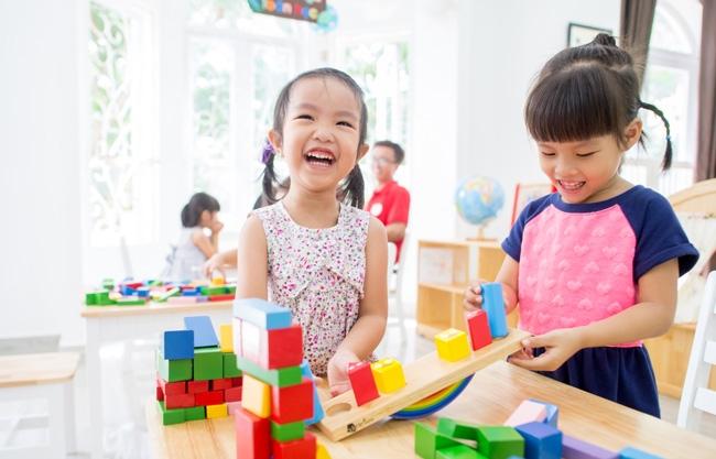 Cấm trẻ vui chơi