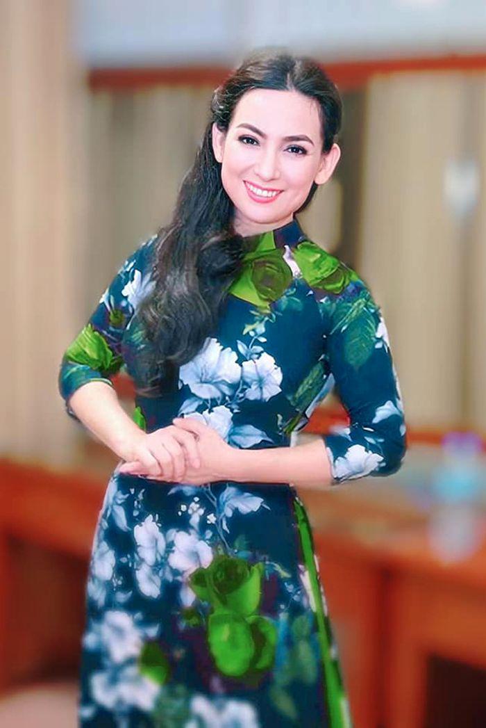Căn Nhà Màu Tím