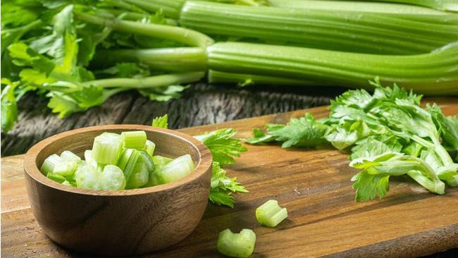 Cần tây chữa đau bụng
