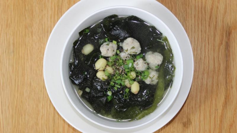 Canh bò và rong biển