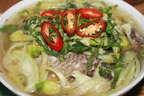 Canh chua cá rô nấu hoa so đũa