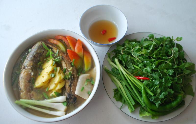 Canh chua cá với măng
