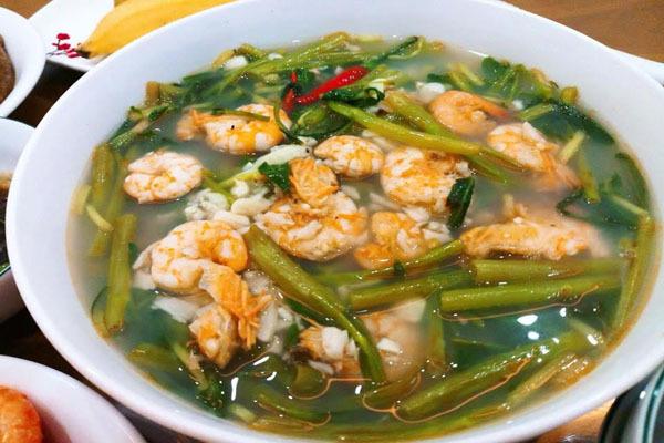 Canh chua rau muống nấu tôm
