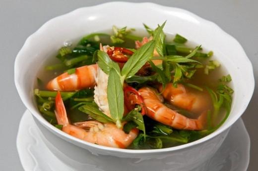 Canh chua rau muống nấu tôm