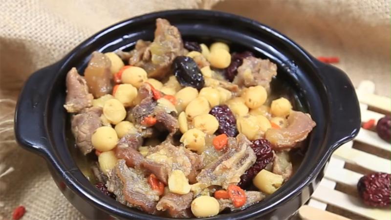Canh hạt sen, gân bò thơm ngon