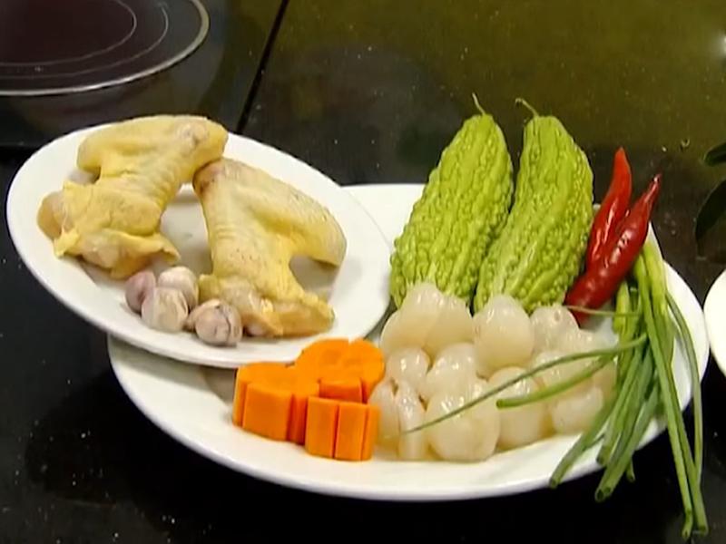 Canh mướp đắng vải thiều