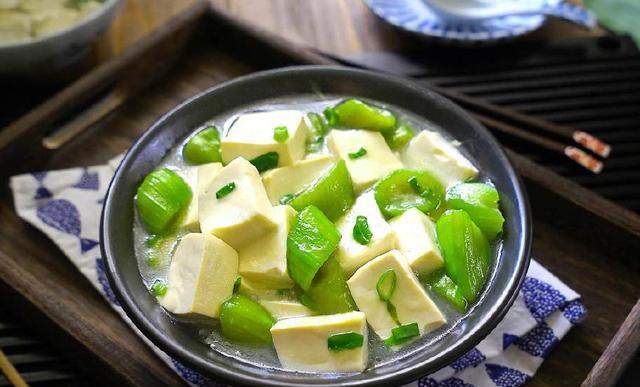 Canh mướp đậu phụ