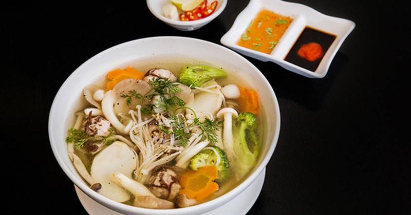 Canh nấm nấu chua thanh mát