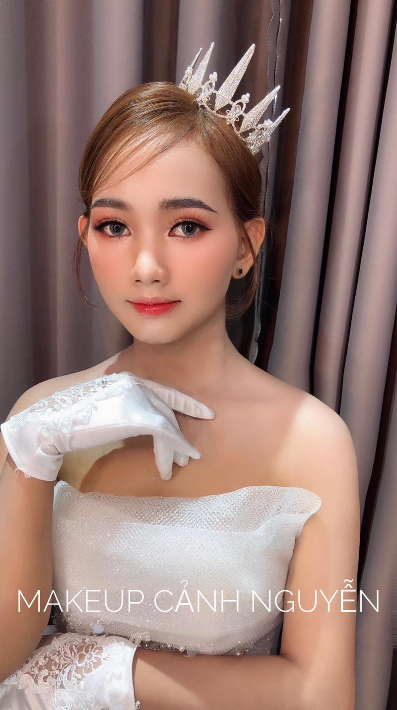 Cô dâu sau khi trang điểm