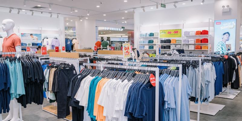 Quần áo nam tại Canifa