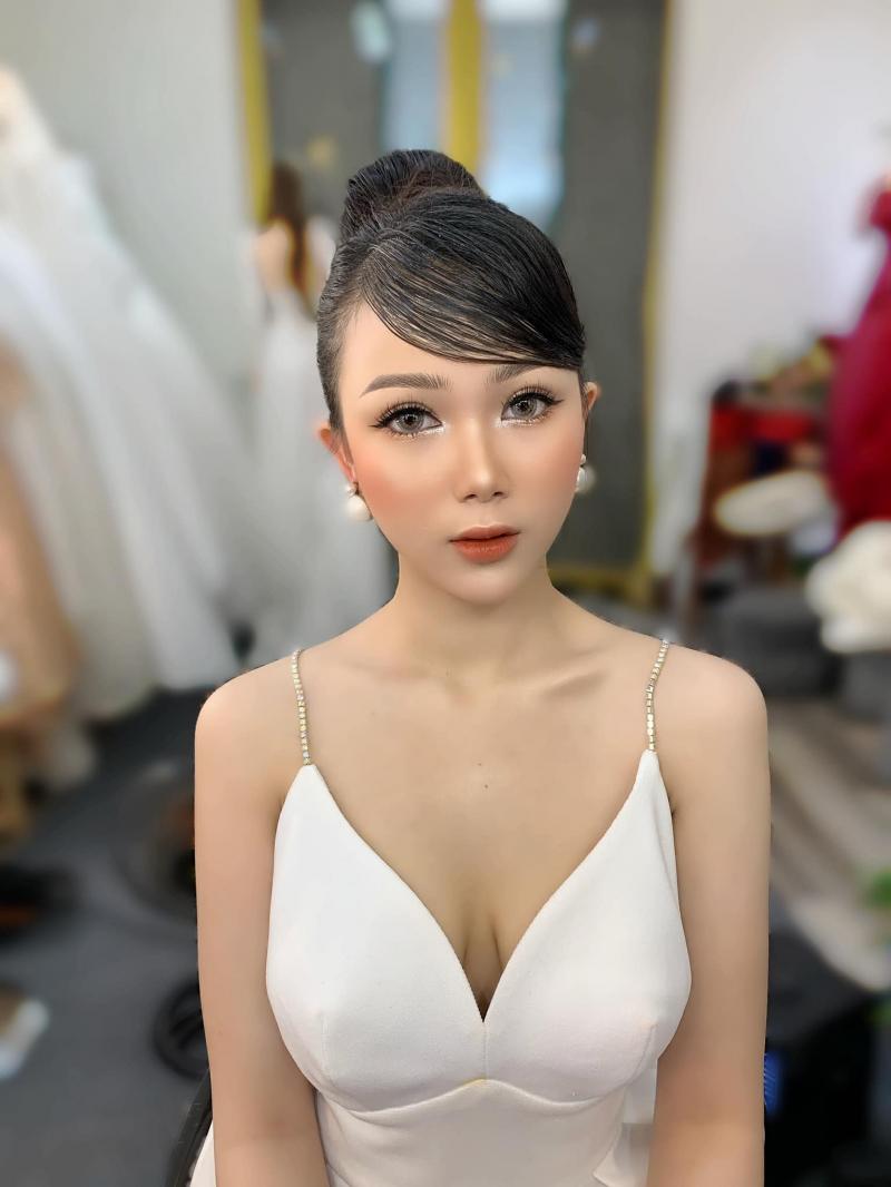 Cao Lê Diên Makeup