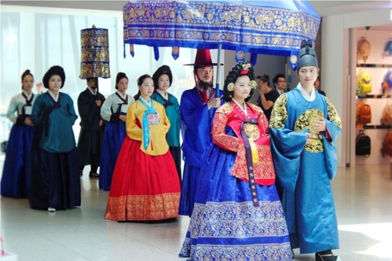 Hai người cùng họ tên sẽ không được cưới nhau để tránh bị loạn luân.