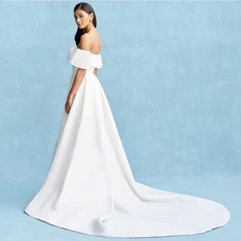 Váy cưới của thương hiệu Carolina Herrera