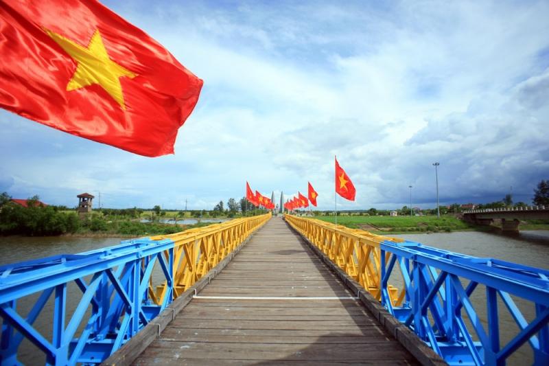 Cầu Hiền Lương - Hai màu sơn - Nỗi đau chia cắt của hai miền Tổ quốc