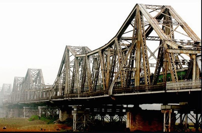Cầu Long Biên