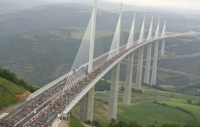 Cầu Millau Viaduct, Pháp
