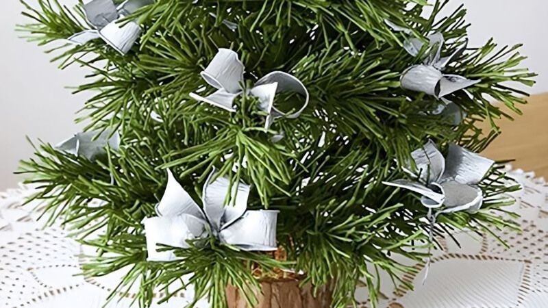 Cây thông Noel mini bằng giấy nhún