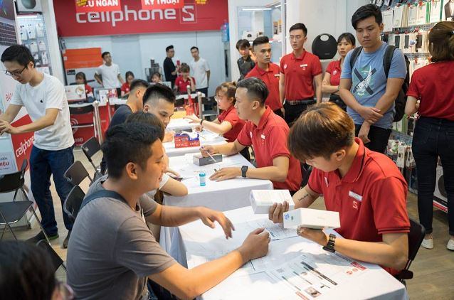 CellphoneS có đội ngũ nhân viên trẻ trung, nhiệt tình, luôn chú trọng nâng cao chất lượng phục vụ và ưu tiên trải nghiệm khách hàng
