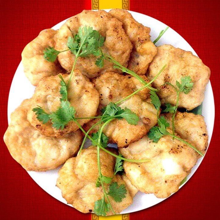 Miếng chả vàng ruộm vô cùng bắt mắt