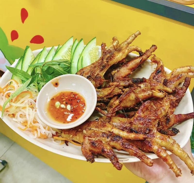 Chân Gà Huyền Trang