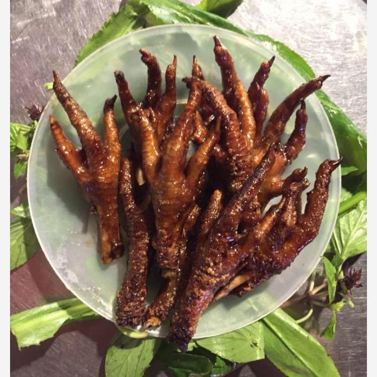 Chân gà nướng Thụy Khuê
