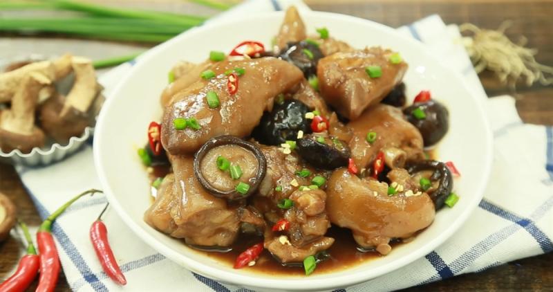 Chân Giò Hầm Nấm