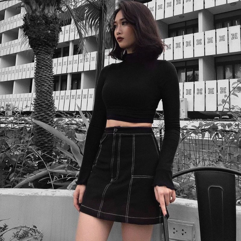Chân váy denim mix cùng áo croptop