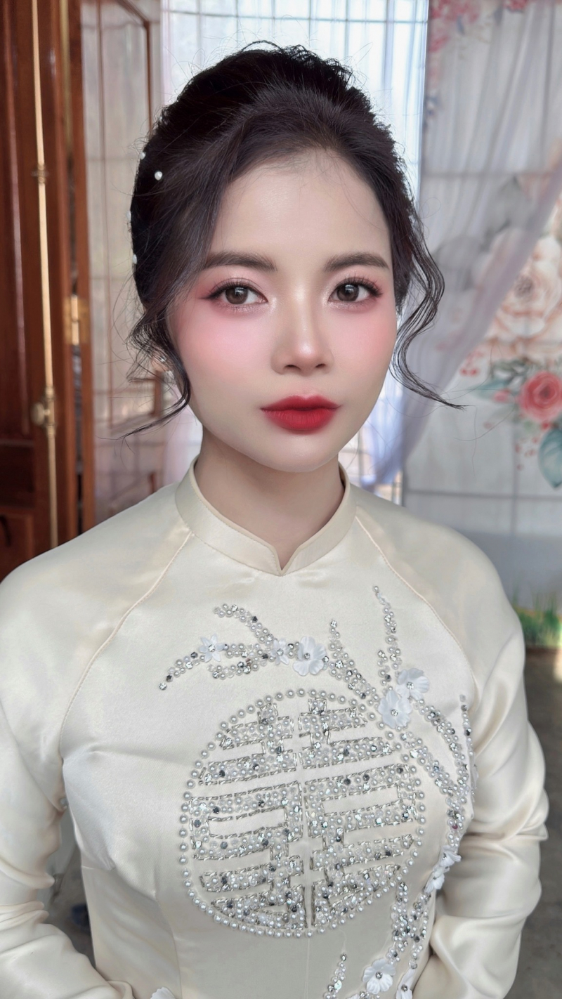 Chang Thu Nguyen Makeup