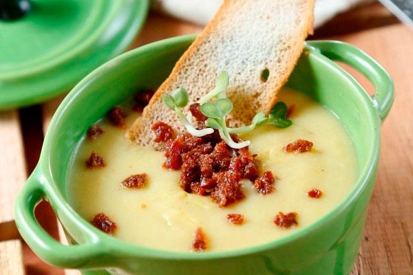 Cháo bánh mì cá hồi