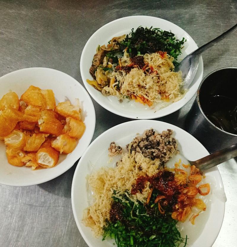 Cháo cay -  món ăn nổi tiếng tại Hải Phòng.