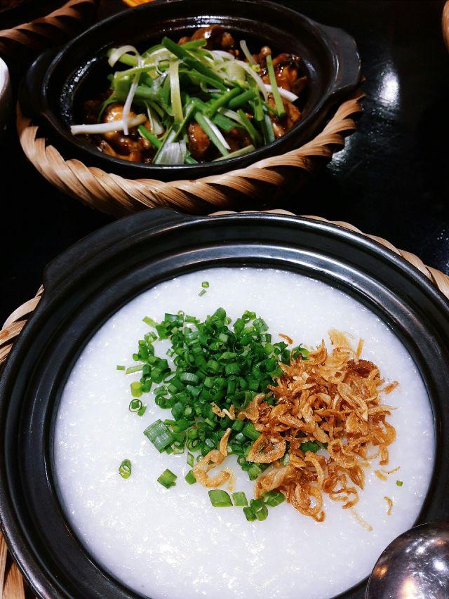 Cháo ếch Singapore 151 có thể là lựa chọn cho bữa sáng, trưa, chiều và cả tối