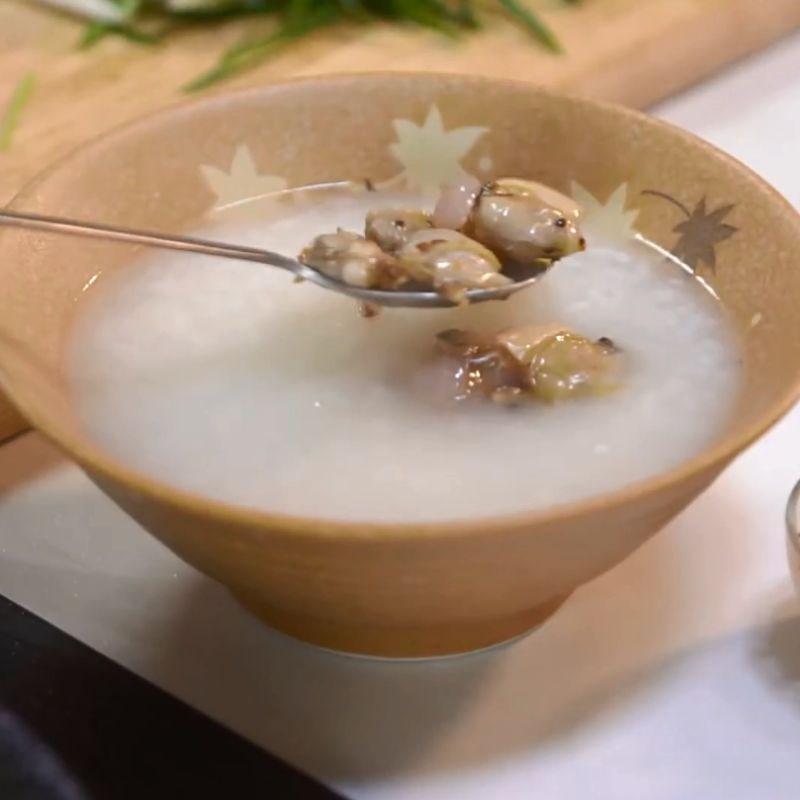 Cháo nghêu nấu nấm