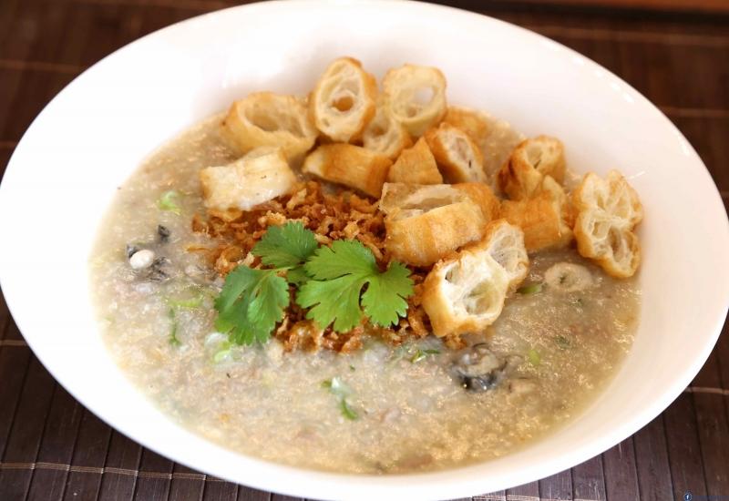 Cháo trai Tạ Quang Bửu