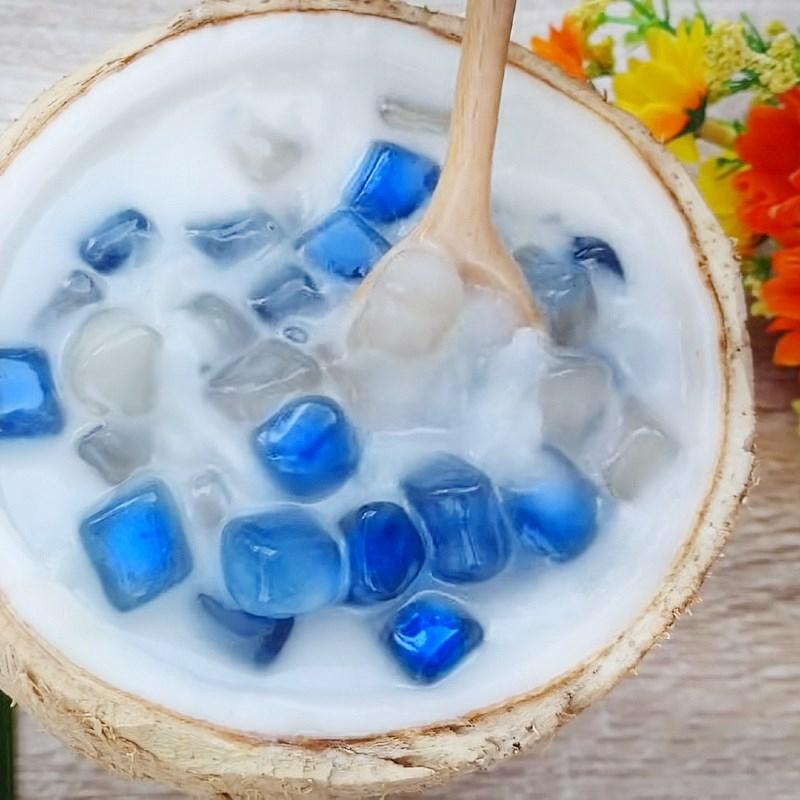 Chè bột lọc dừa non hoa đậu biếc