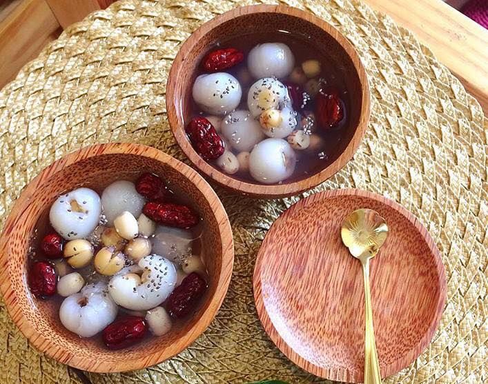 Chè hạt sen long nhãn táo đỏ