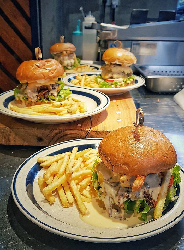 Cheesy Burger