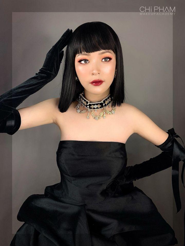 Chi Phạm Make Up Academy