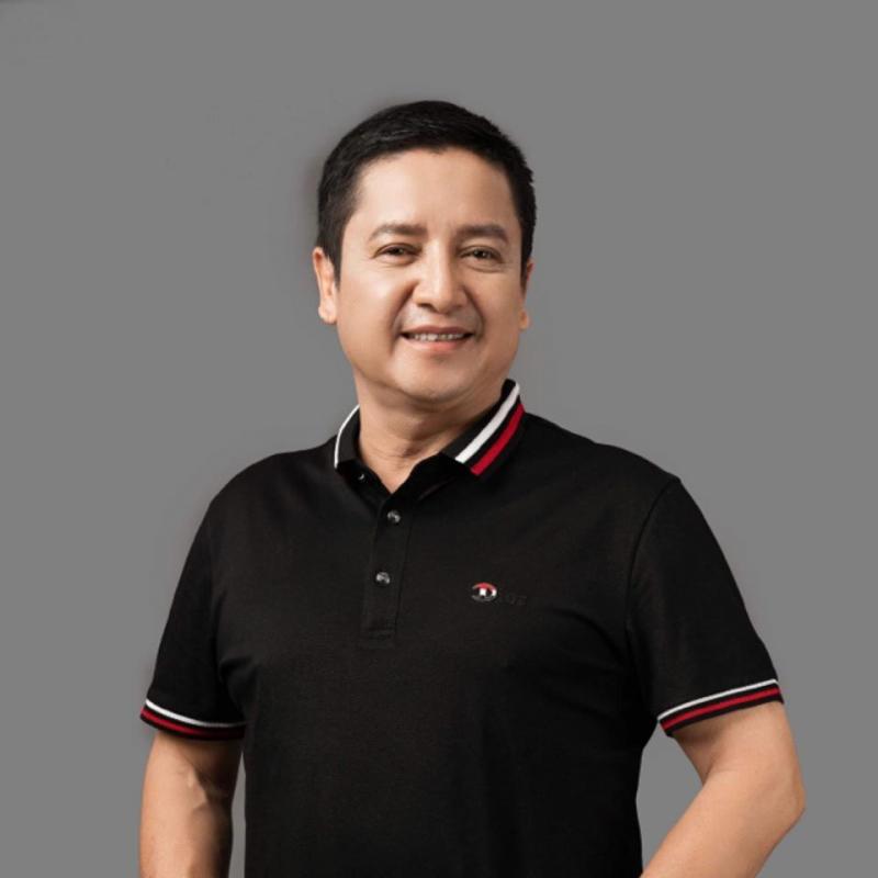 Nghệ sĩ ưu tú  Chí Trung