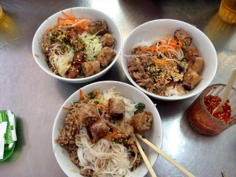 Bún Thịt Nướng Chị Tuyền