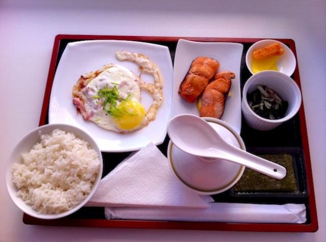 Chia nhiều bữa ăn nhỏ trong ngày