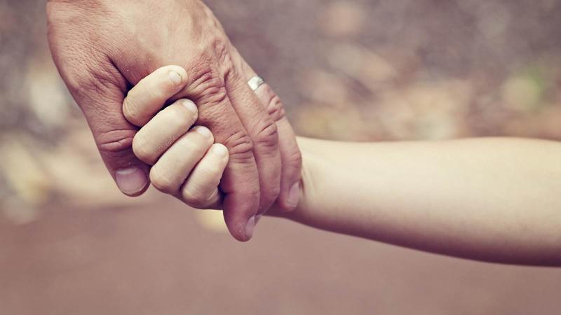 Ngày nhỏ, đấng sinh thành bảo bọc, khi trưởng thành hãy ghi nhớ công ơn
