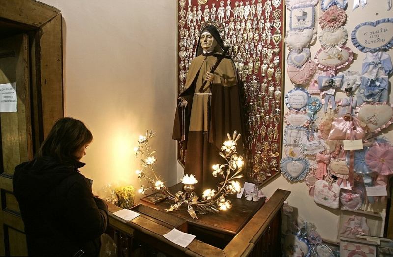Chiếc ghế thần kỳ ở Naples, Ý