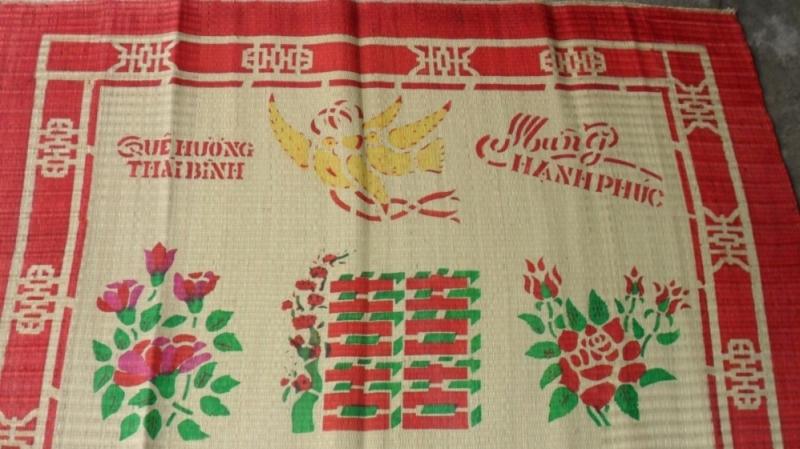 Với sợi cói nhỏ, mịn, chắc và bền, cùng với tác dụng tốt cho sức khỏe hàng ngày, từ lâu chiếu cói Thái Bình được nhiều người ưa thích sử dụng